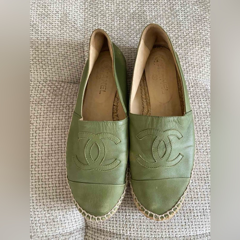 Chanel Olive Lambskin Leather Espadrilles Flats Slip on CC Logo